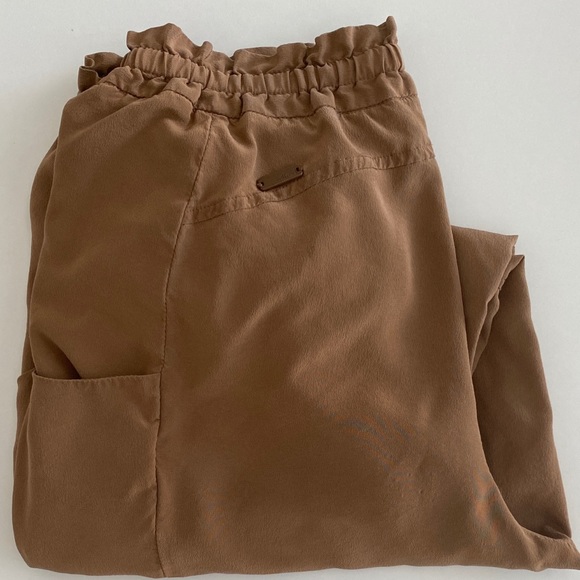 Aritzia wilfred tan marais silk pant sz 0 preowned - Picture 3 of 13
